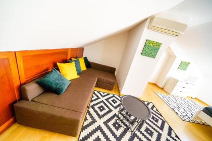 HOME ALONE 5BR+3BATH Penthouse in center of Prague - image 10