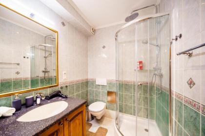 HOME ALONE 5BR+3BATH Penthouse in center of Prague - image 20