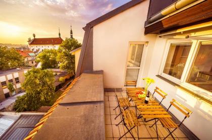 HOME ALONE 5BR+3BATH Penthouse in center of Prague - image 4